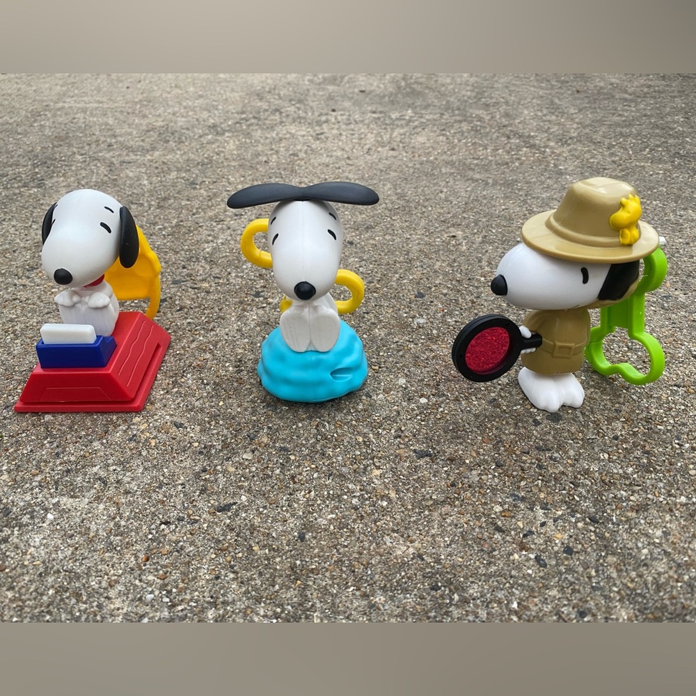 McDonald’s “Imaginary World of Snoopy” Clip-on Happy Meal Toys (2018)